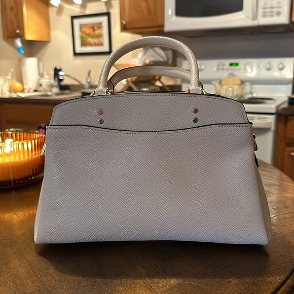 Cream Coach Purse with gold details! Lightly used - Picture 3 of 12